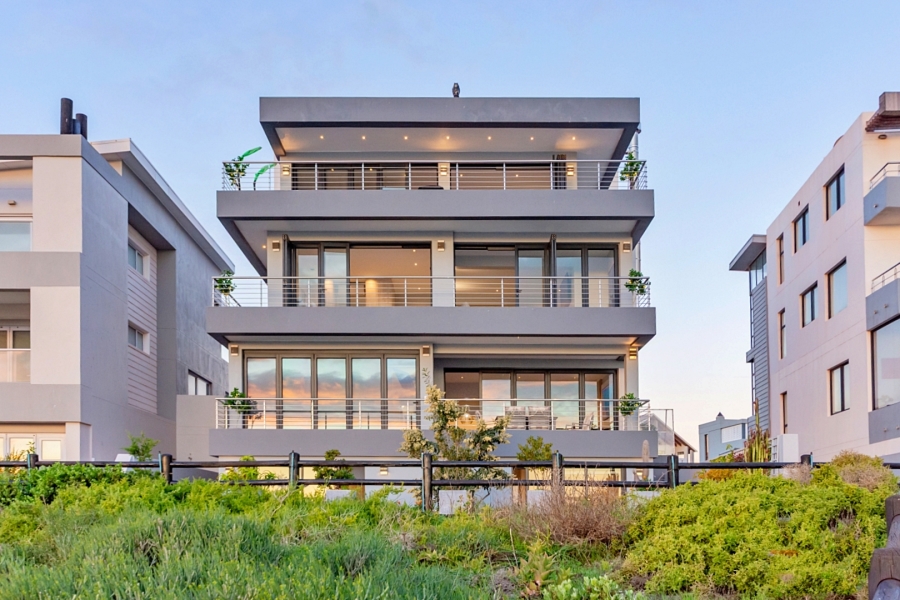 7 Bedroom Property for Sale in Calypso Beach Western Cape